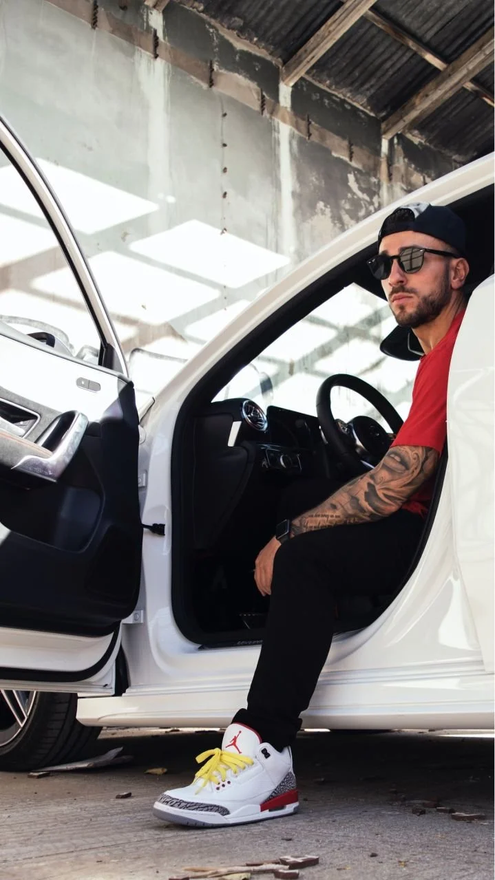 Find Anything 
Around <span>You</span>.